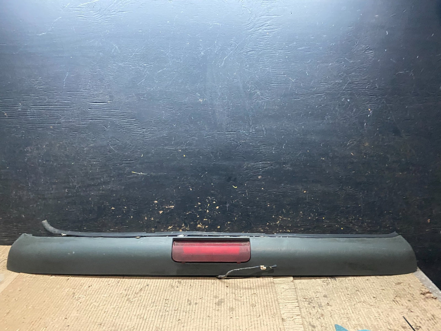1996 to 2002 Chevrolet Express 3rd Third Brake Light Trim Spoiler W6085 DG0