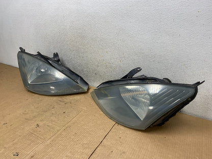 2000 to 2002 Ford Focus Left+Right Set Halogen Headlights AI8108 DW1