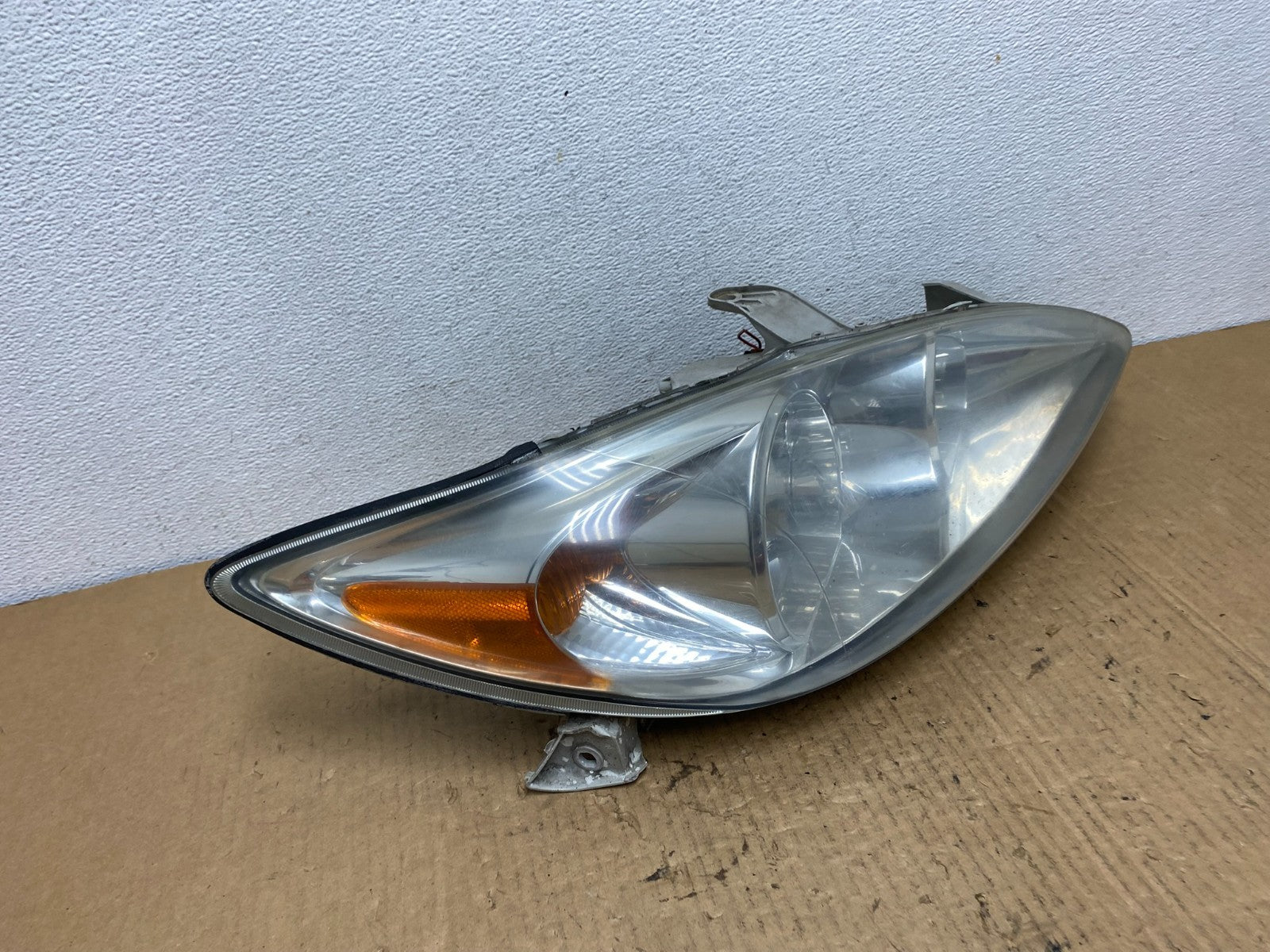 2002 to 2004 Toyota Camry Halogen Headlight Right Passenger Rh AC7804 DW2