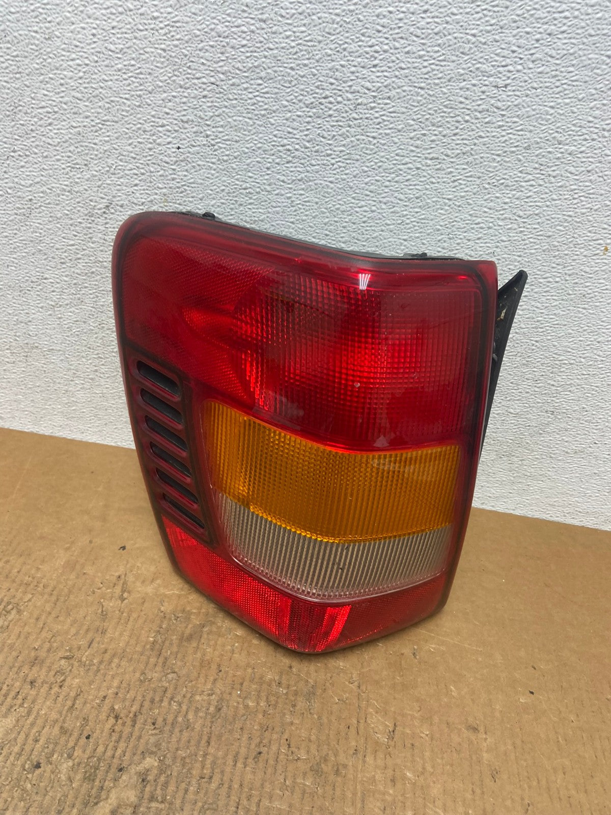 1999 - 2004 Jeep Grand Cherokee WJ Left Driver Lh Tail Light DEPO AE2827 LK0