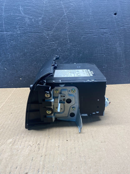 2006 to 2010 Toyota Sienna AM FM CD Screen Display Radio AG3783 DG1