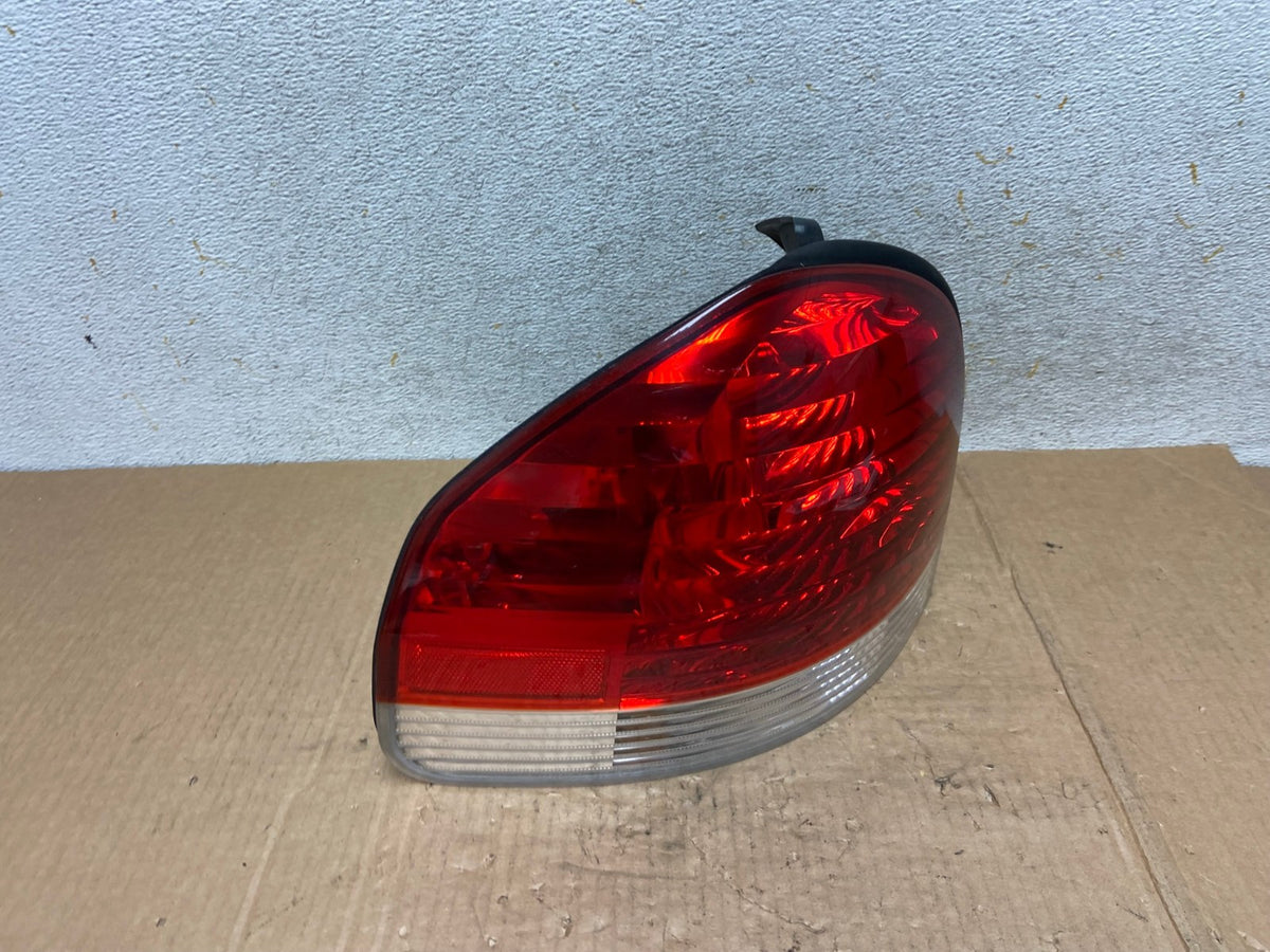 2005 to 2006 Hyundai Santa Fe Left Driver Side Tail Light AI5413 LK2