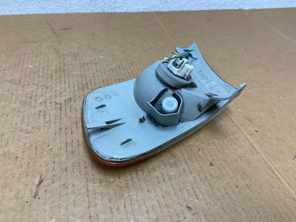 2001-2002 Toyota Corolla Right Passenger Turn Signal/Marker Light AD9136 DW5