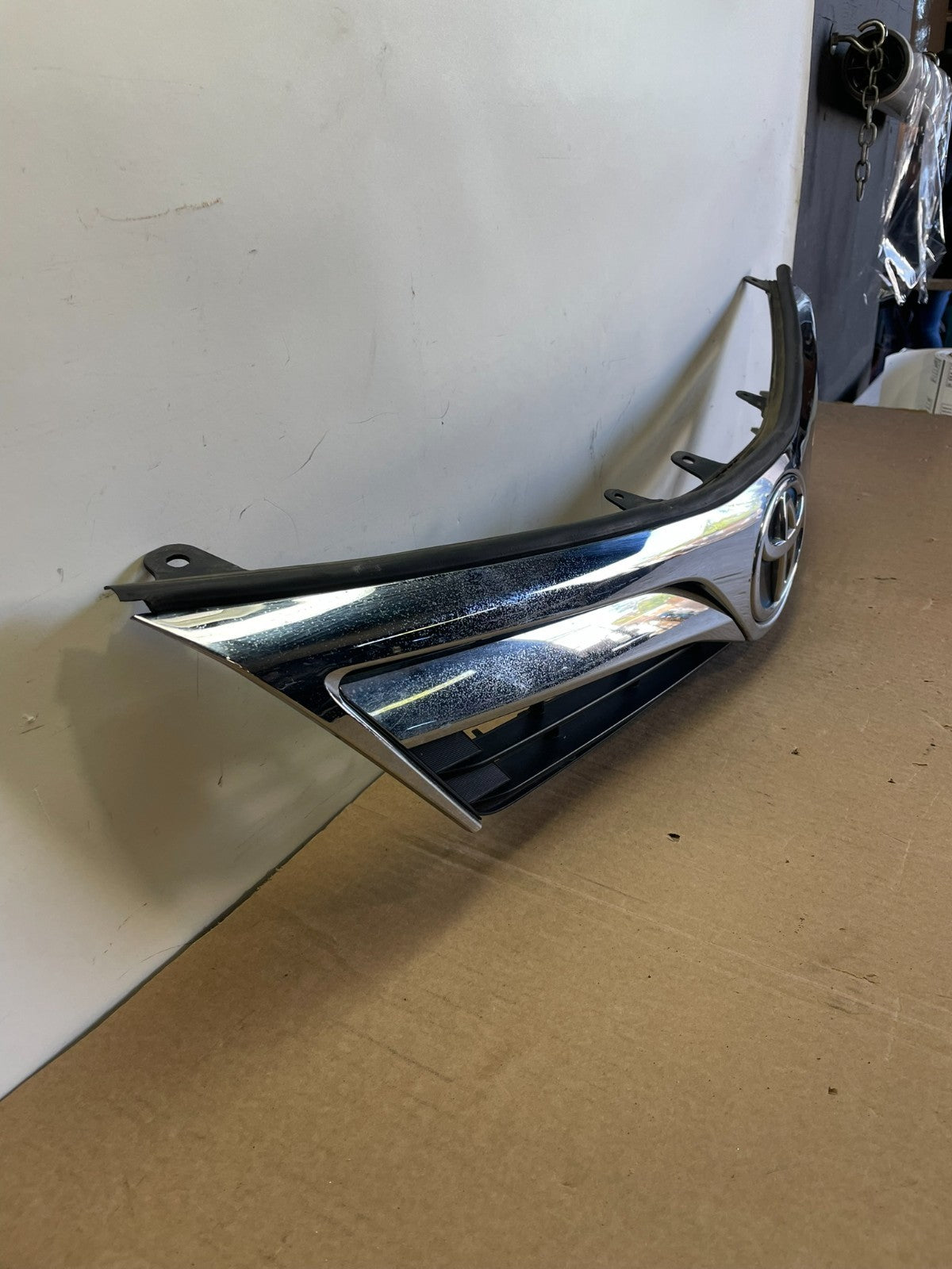 2012 to 2014 Toyota Camry Hybrid Front Upper Grill Grille AH0339 DG2