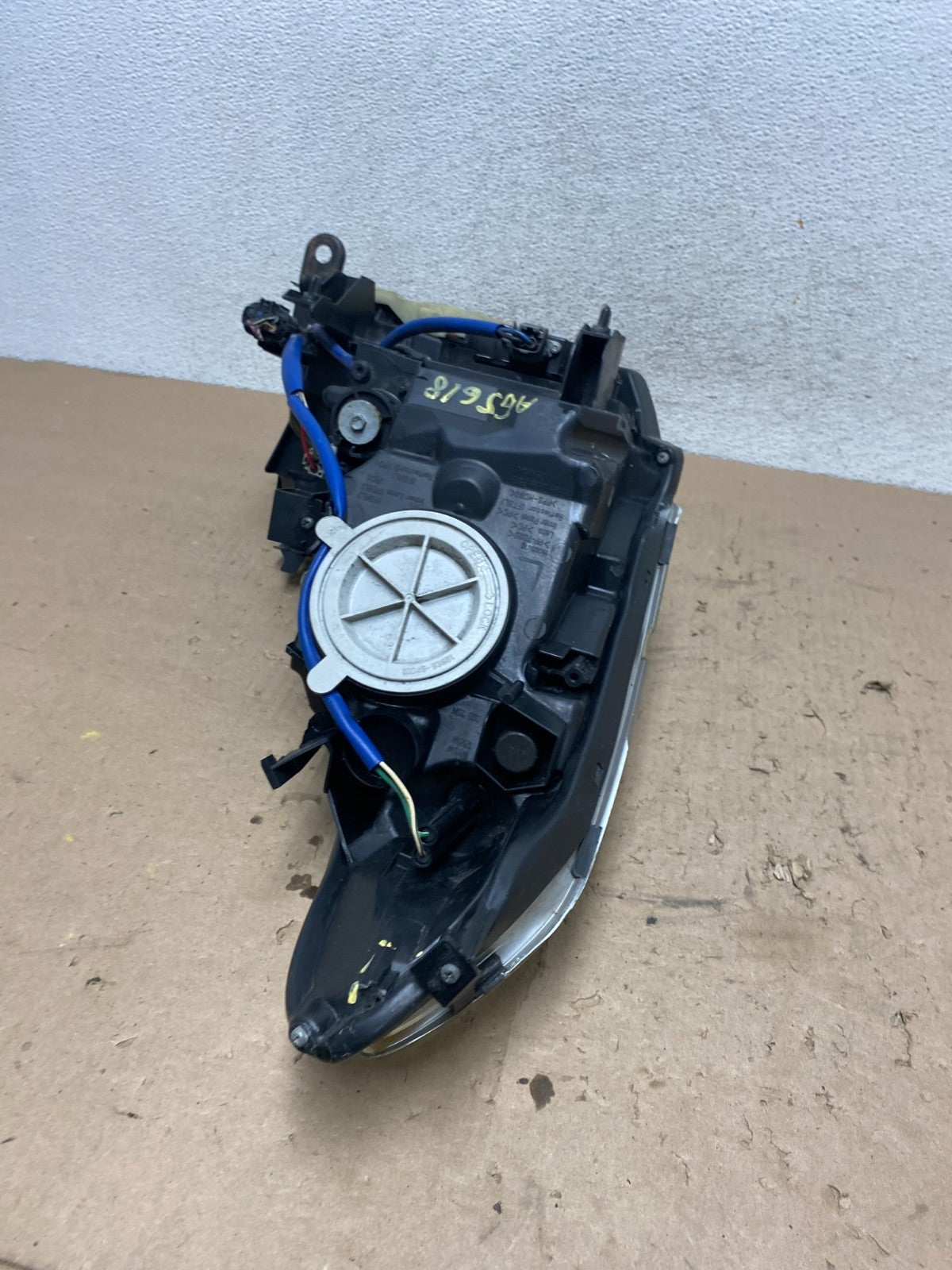 Sedan 4Door 2010 to 2013 Infiniti G37 Left Driver Headlight Xenon AG5618 DW12
