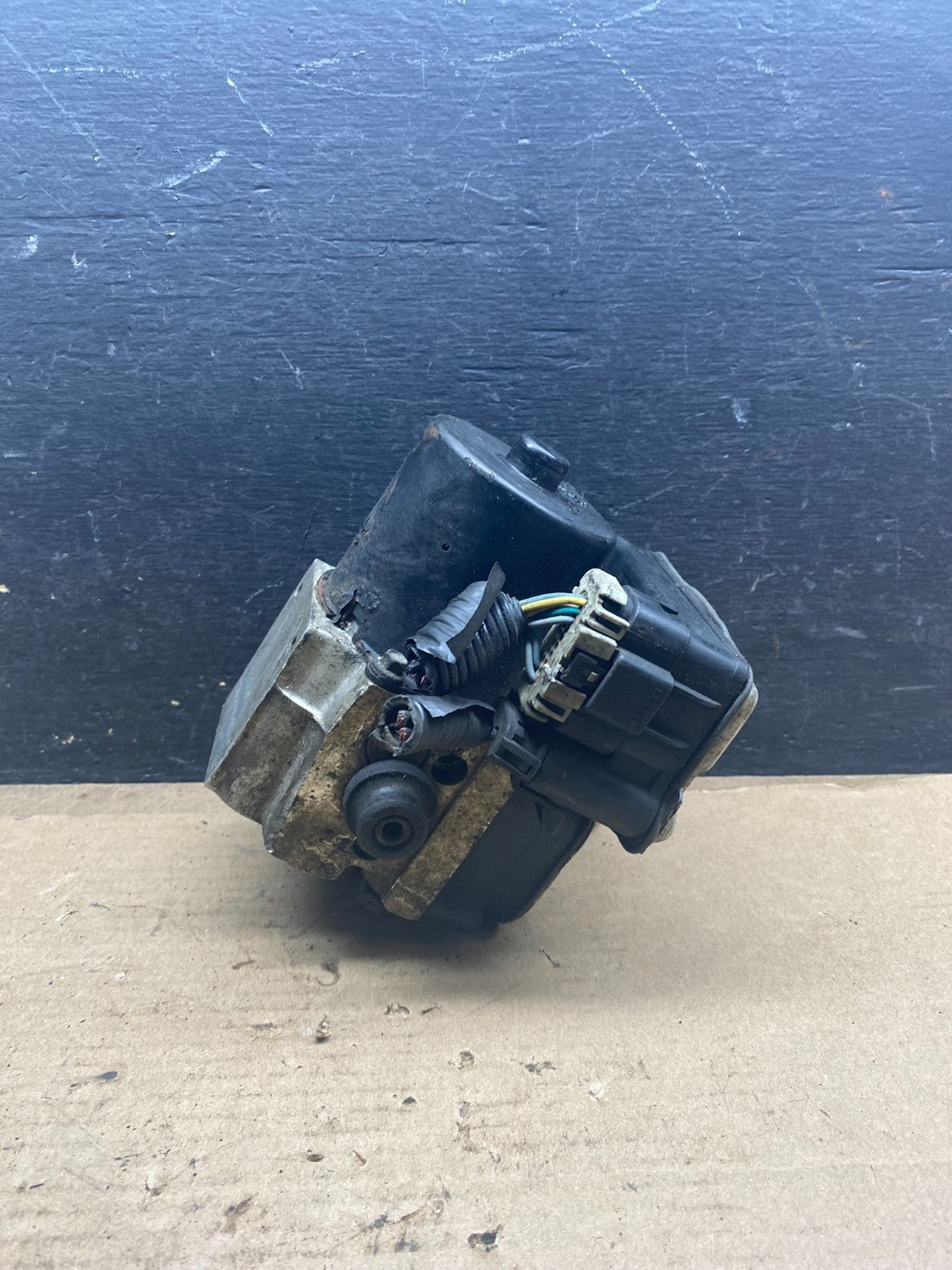 2004-2006 Chevrolet Express ABS Pump Control 13567118 Module q1425 DG1
