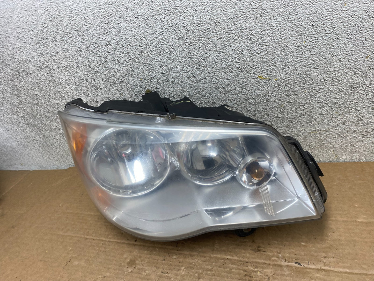 2011 to 2016 Chrysler Town and Country Right Passenger Headlight Z2603 DW1
