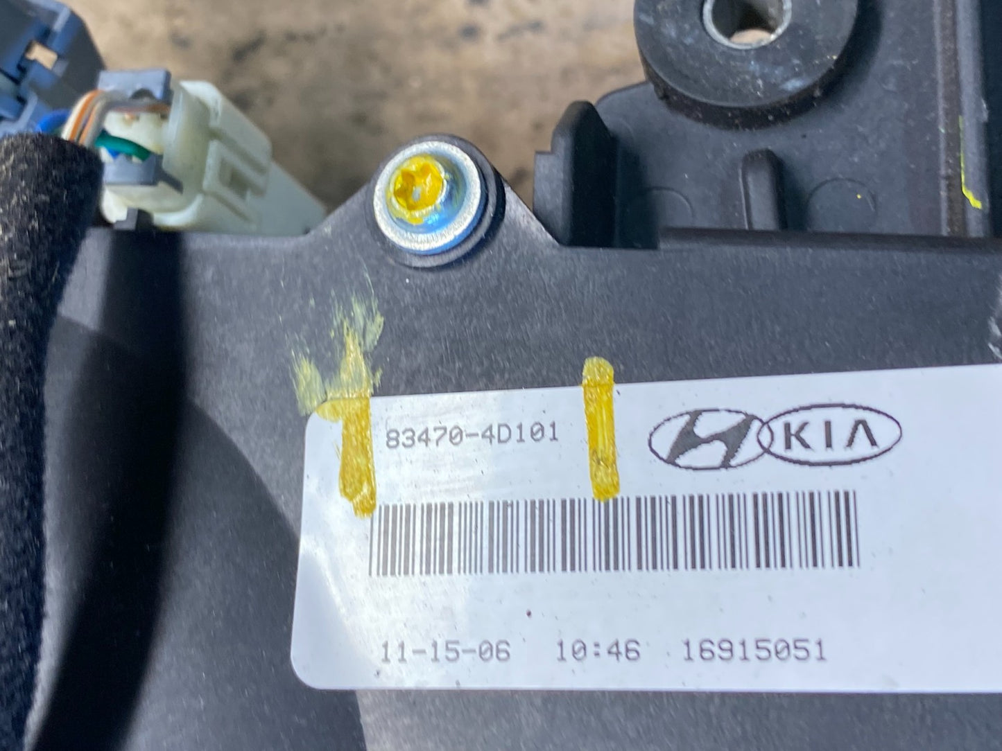 2007-2014 Kia Sedona Left Electric Power Sliding Door Motor Regulator P7965 DG6