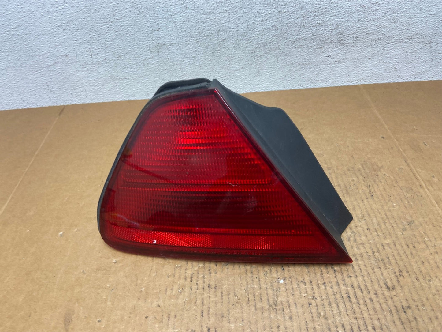 1998 - 2002 Honda Accord Coupe 2-door Left Driver LH Tail Light AE0364 LK0