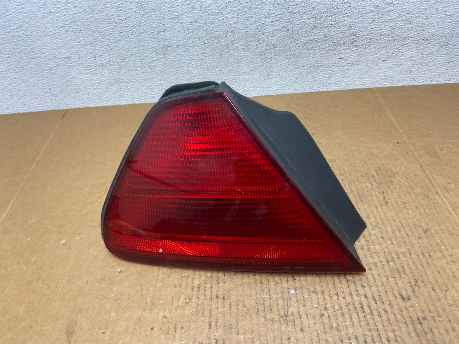 1998 - 2002 Honda Accord Coupe 2-door Left Driver LH Tail Light AE0364 LK0