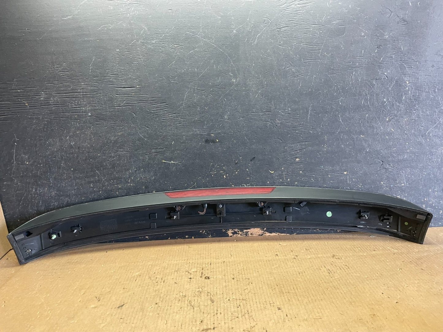 2007 - 2009 AUDI Q7 Rear Tailgate Spoiler W/ 3RD Third Brake Light OEM AA5978 DG7