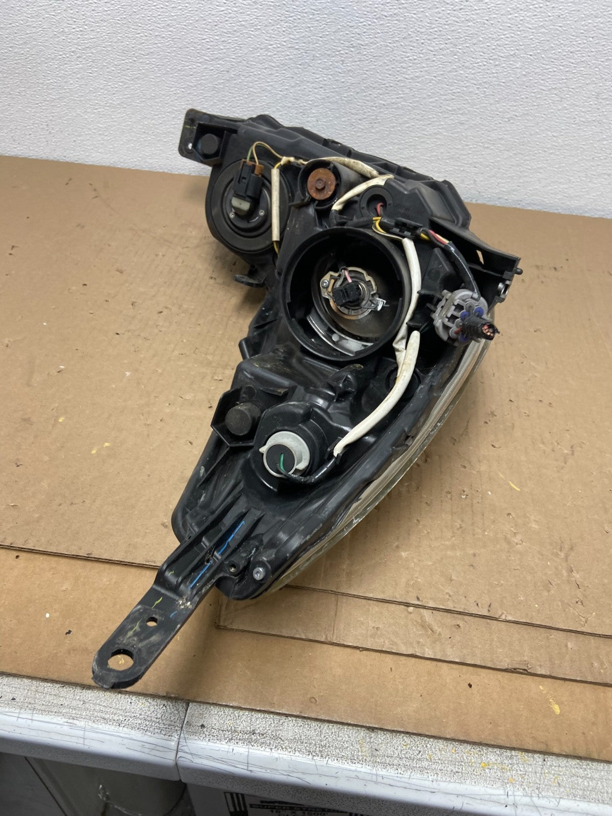 2010 2011 2012 Subaru Legacy Outback Left Driver Halogen Headlight AB6590 DW6