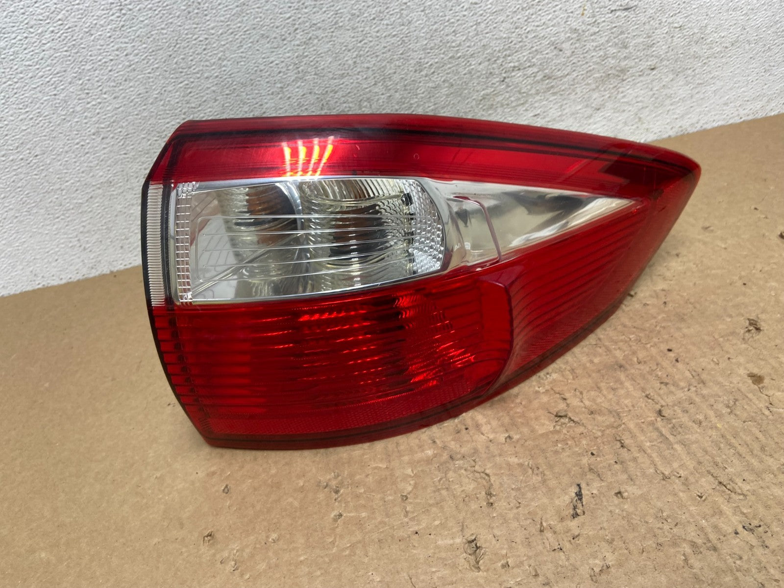 2013 to 2016 Ford C-Max Right Passenger RH Side Tail light AF8127 DW0