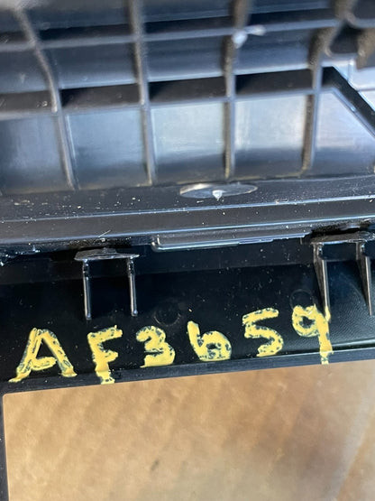 2017-2019 Hyundai Elantra Center Radio Climate Control Air Vent Bezel AF3659 DW7