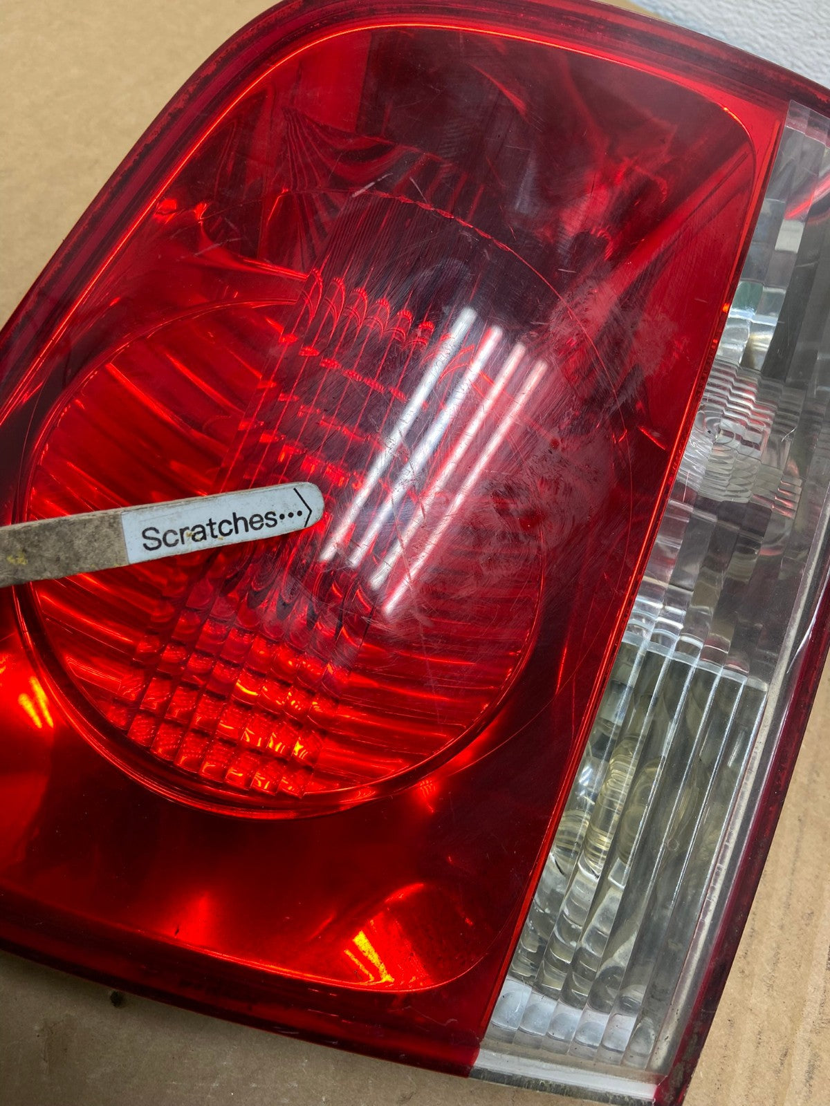 2004-2007 Volkswagen Touareg Lh Driver Left Side Inner Tail Light AC7513 LK3