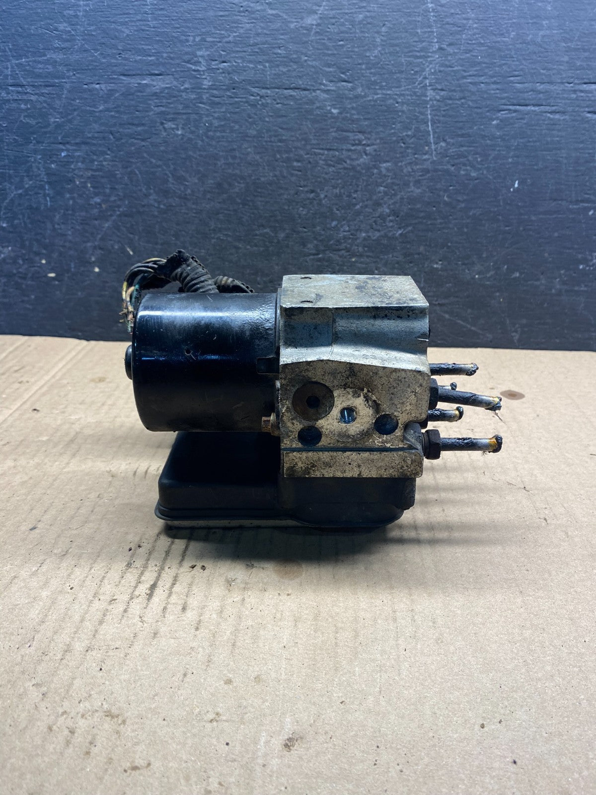 2004-2007 Chevrolet Express ABS Pump Control 13567136 Module af6916 DG3