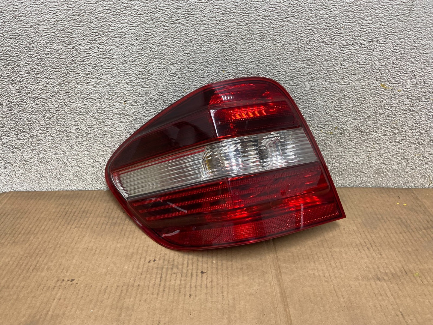2009 to 2011 Mercedes ML350 ML-Class Left Driver Side Tail Light AA5279 DW0