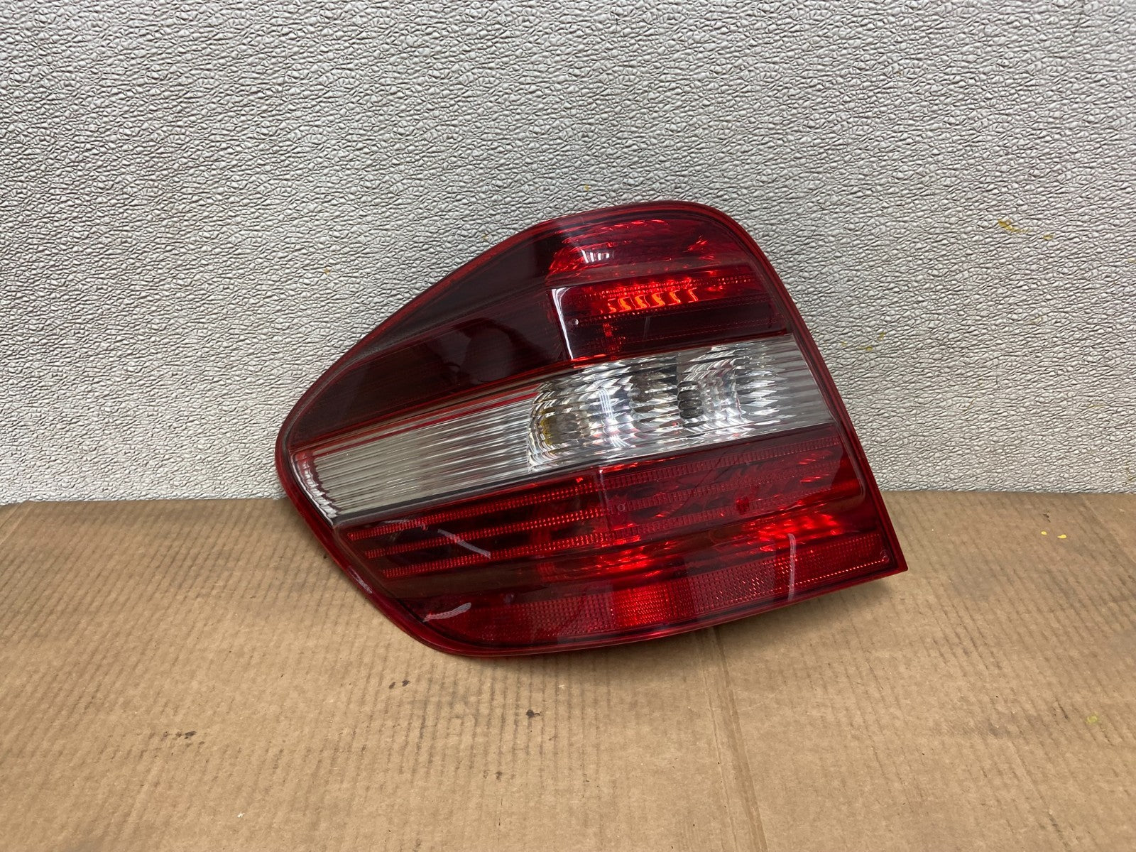 2009 to 2011 Mercedes ML350 ML-Class Left Driver Side Tail Light AA5279 DW0