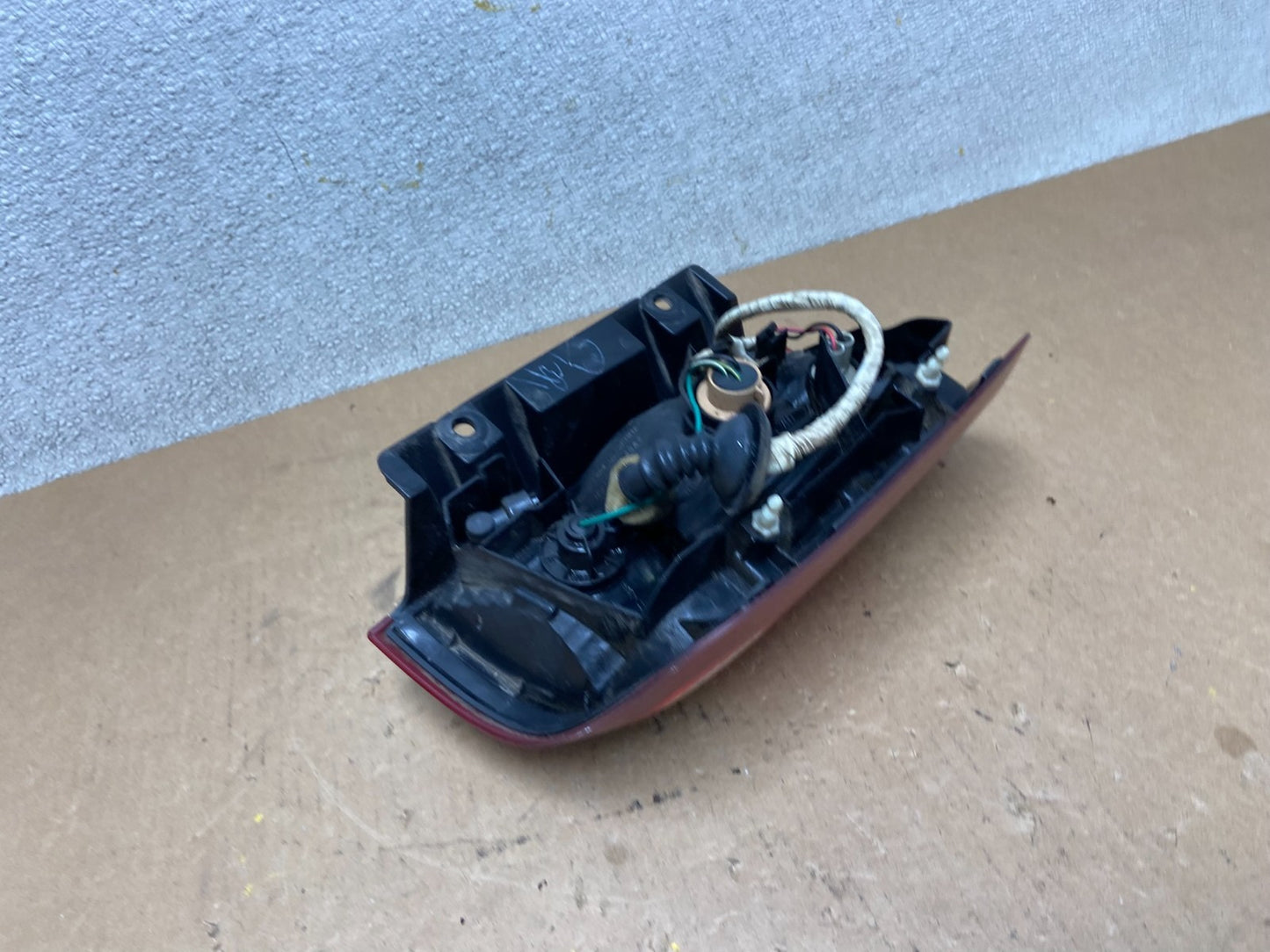 1999 to 2004 Nissan Pathfinder Right Passenger Rh Side Tail light Oem Z6971 DW5