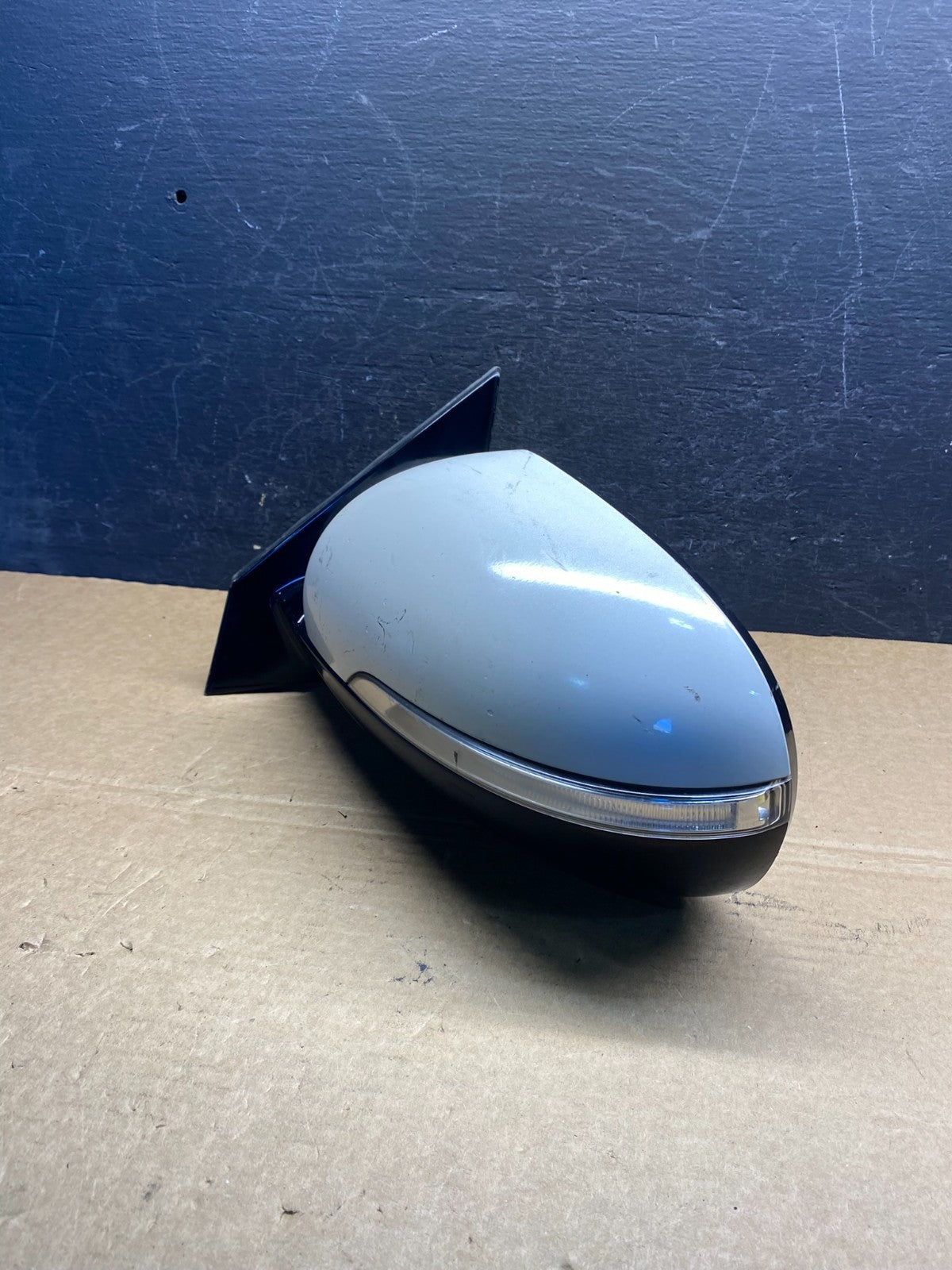 2016 to 2020 Kia Sorento Left Driver LH Door Mirror Turn Signal af8859 DG2