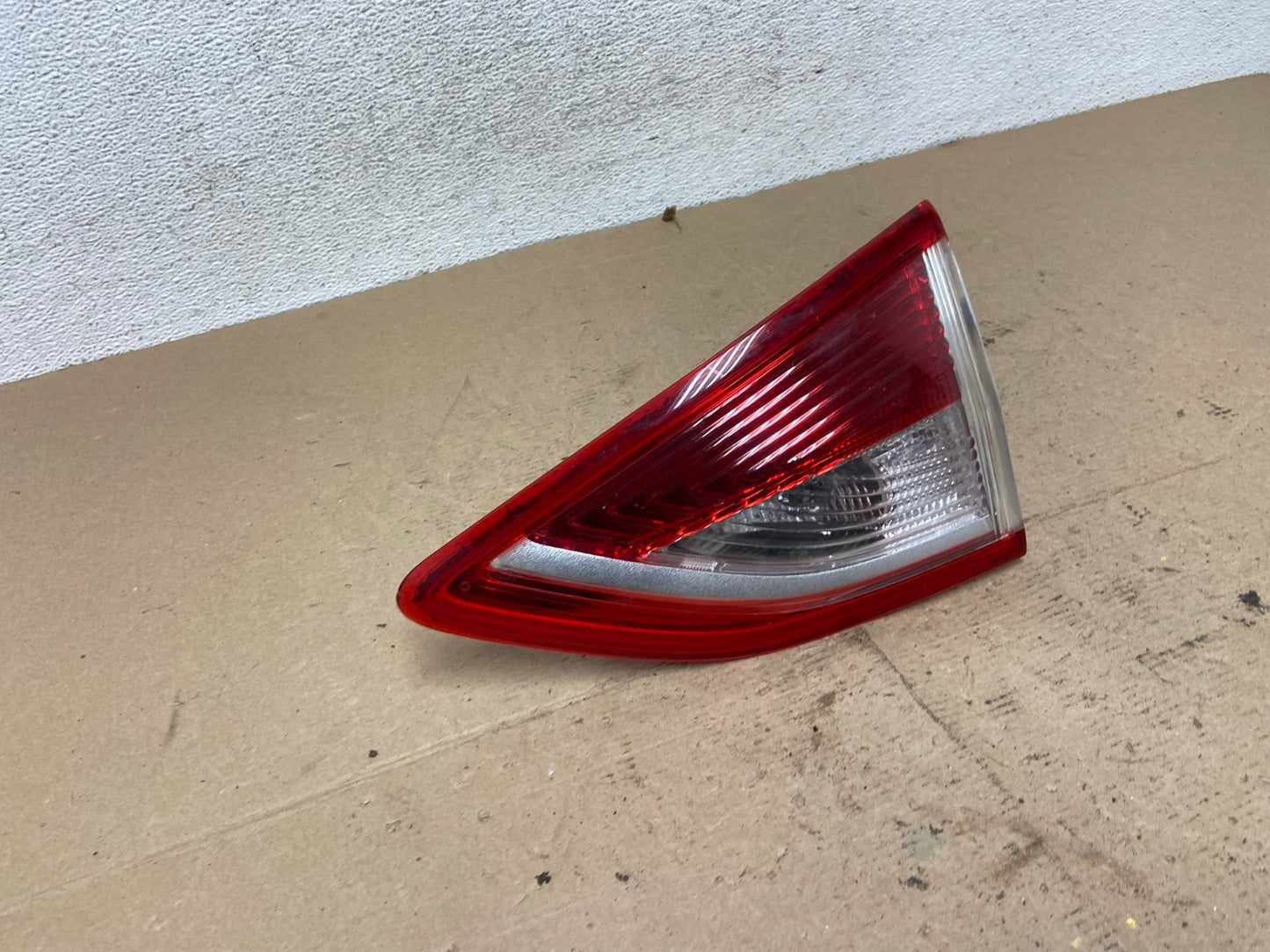 2013 to 2016 Ford Escape Right Passenger RH Side Inner Tail Light AF4934 LK2