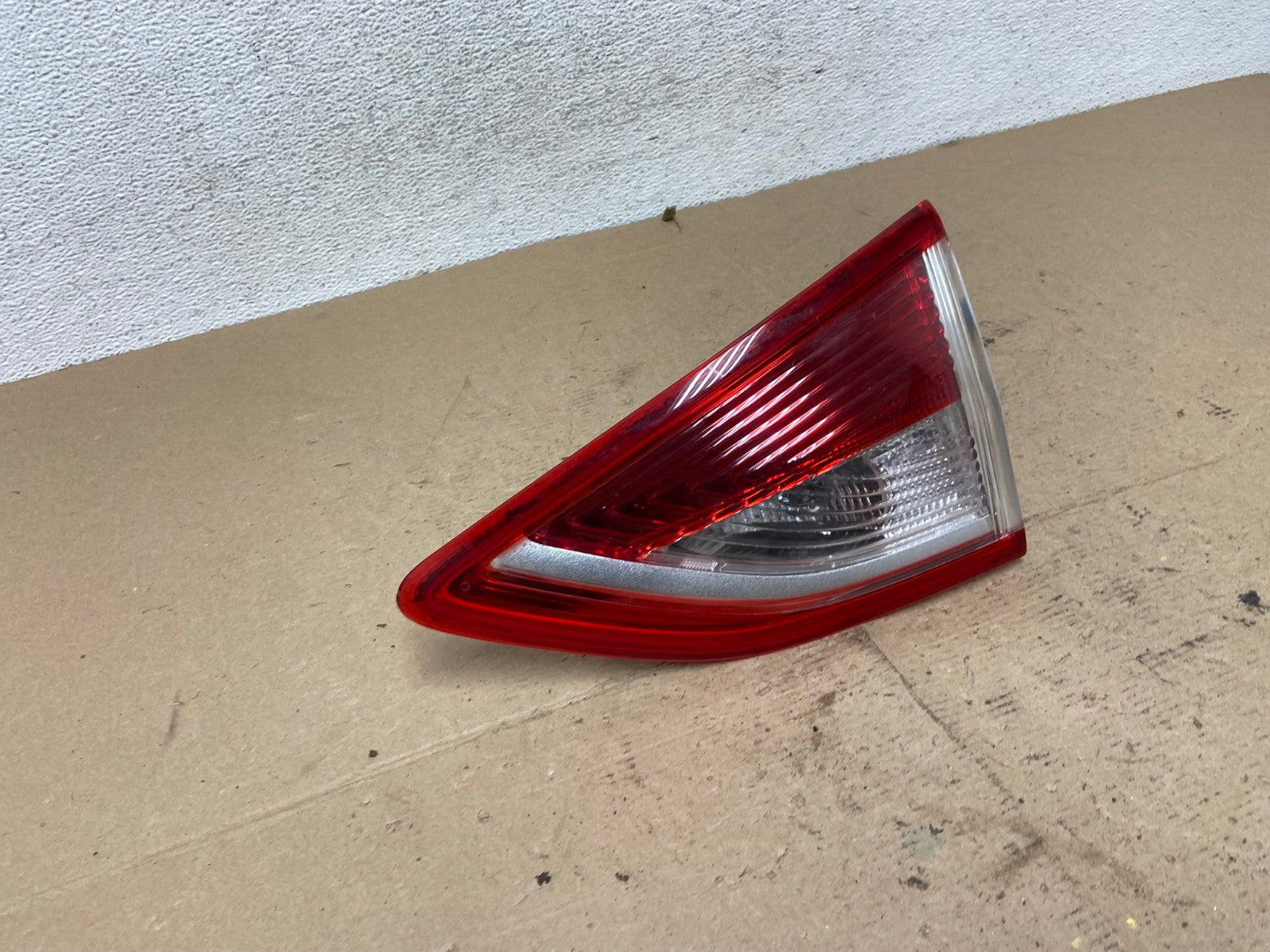 2013 to 2016 Ford Escape Right Passenger RH Side Inner Tail Light AF4934 LK2
