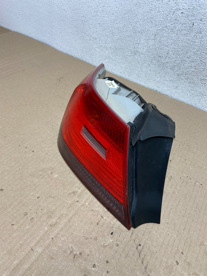 2007 to 2010 BMW M3 328i 335i Coupe Left Driver LH Tail Light AE9539 DW1