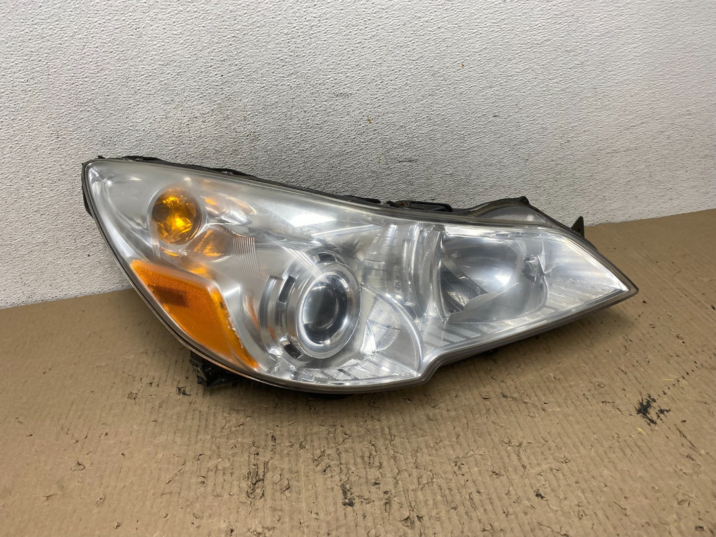 2010-2012 Subaru Legacy Outback Right Passenger Headlight AF7192 DW0