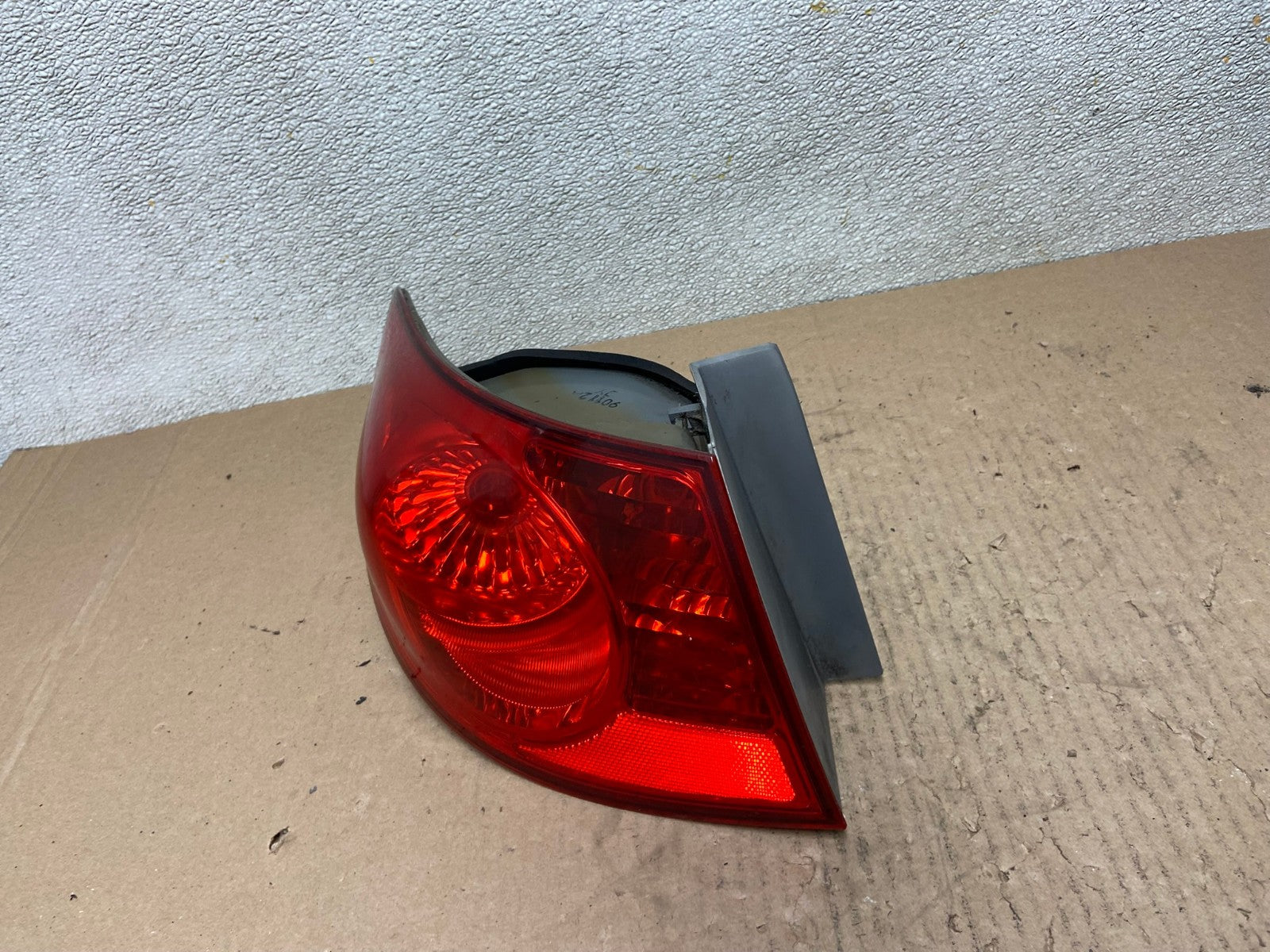 2007 to 2010 Hyundai Elantra Sedan Left Driver Side Tail Light Oem AB6057 LK1