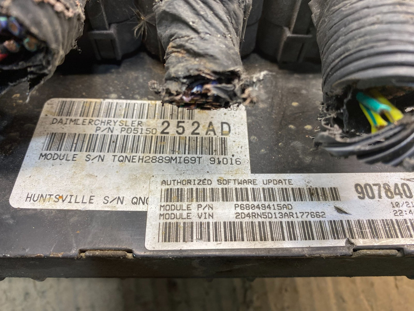 2008 to 2010 Dodge Grand Caravan Engine Computer Module ECM PCM ECU V2344 DG4