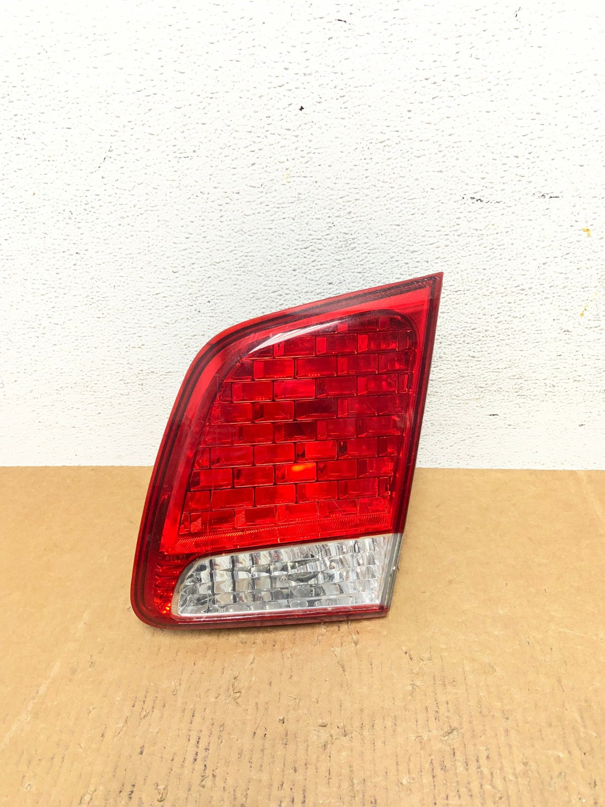 2011 2012 2013 Kia Sorento Right Passenger Inner Tail Light AE0229 LK0
