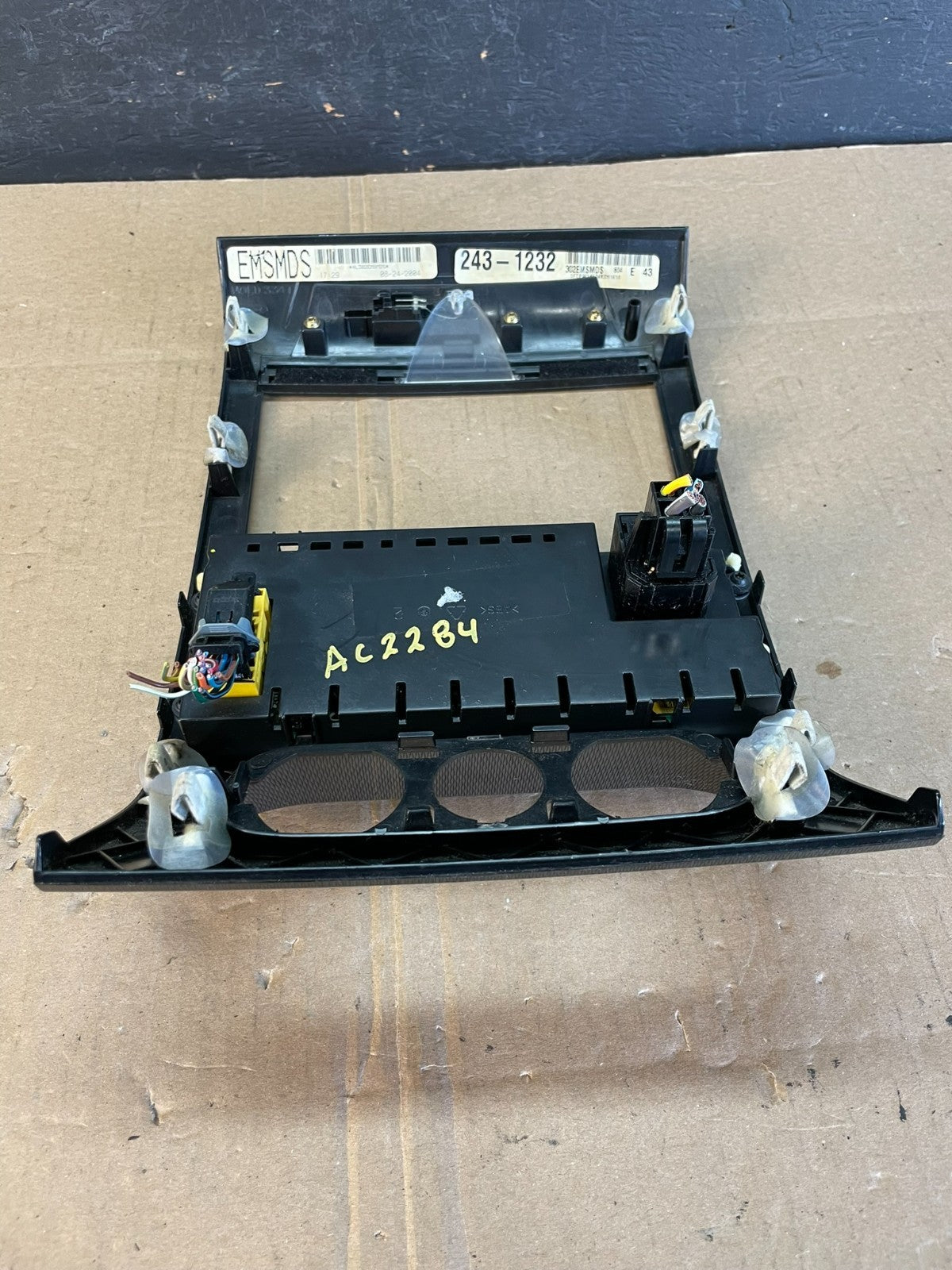 2004 to 2008 Ford F150 Radio Climate Dash Bezel Surround Black AC2284 DG4