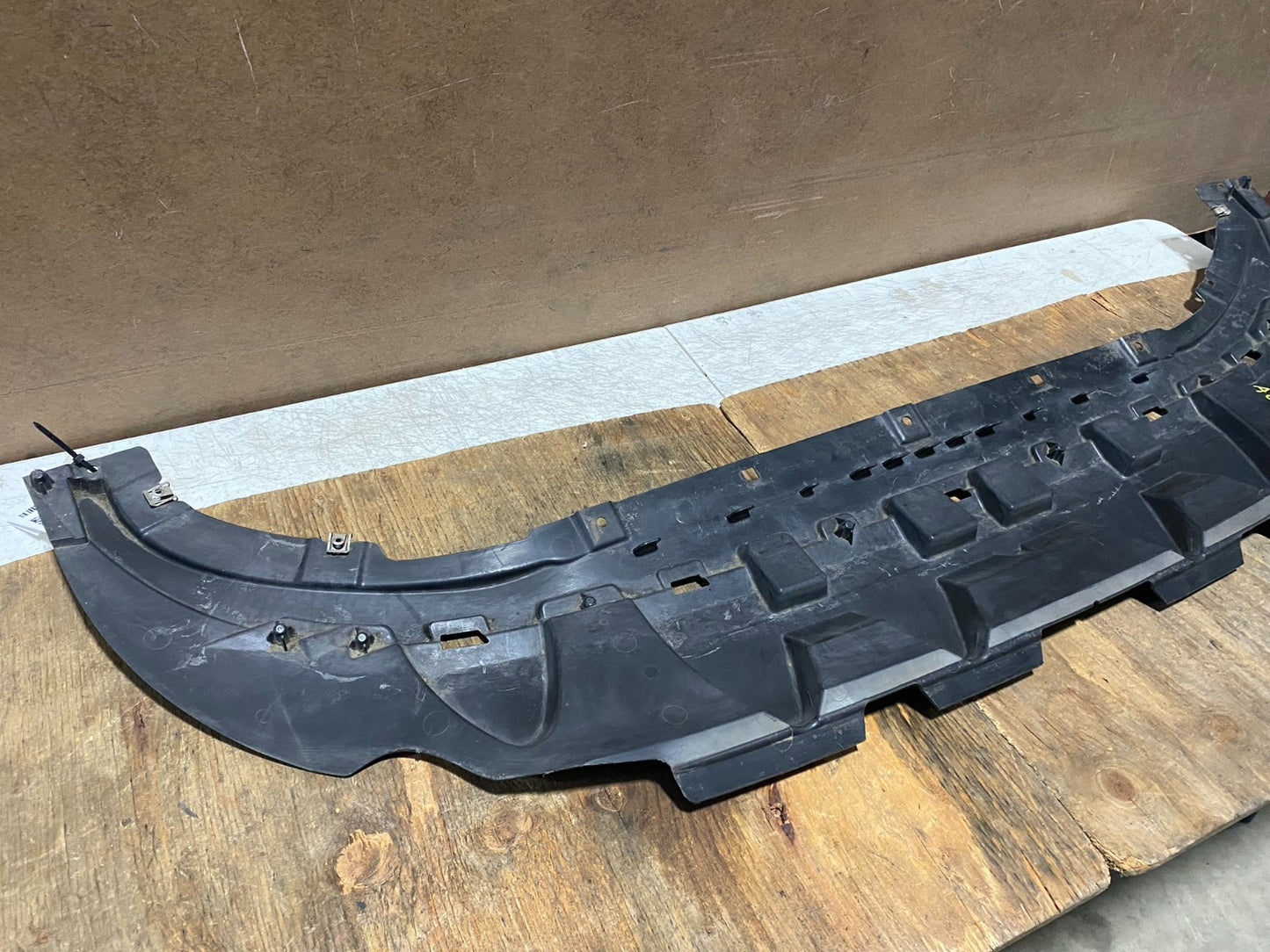 2017 to 2022 Audi Q7 Front Bumper Under Tray Cover 4M0807611A AE86055