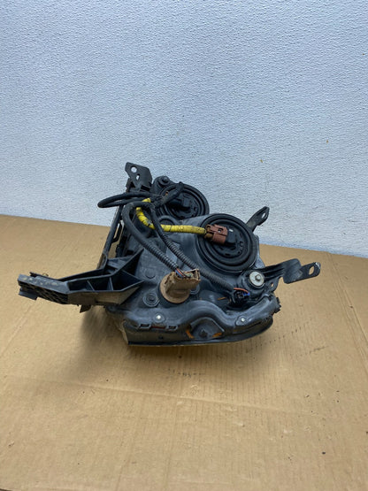 2005 to 2007 Ford Five Hundred Halogen Right Passenger Side Headlight AD0801 DW7