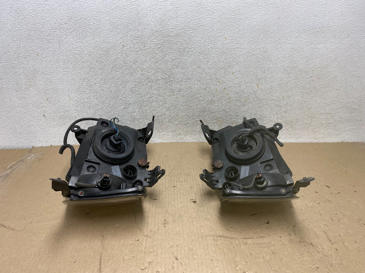 2005 to 2007 Mercury Mariner Left+Right Side Halogen Headlights AH6923 DW7