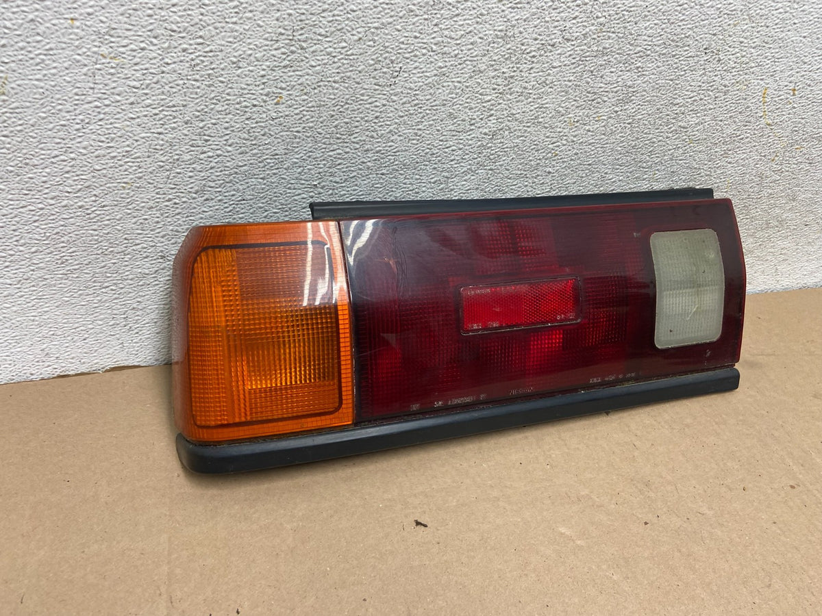 1987 to 1990 Nissan Sunny Sentra Left Driver LH Side Tail Light AH0910 DG1