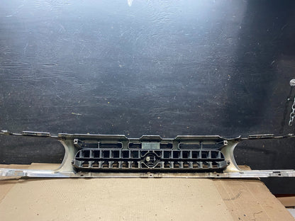 1996 to 1999 Nissan Pathfinder Front Upper Grill Grille u7606 DG4
