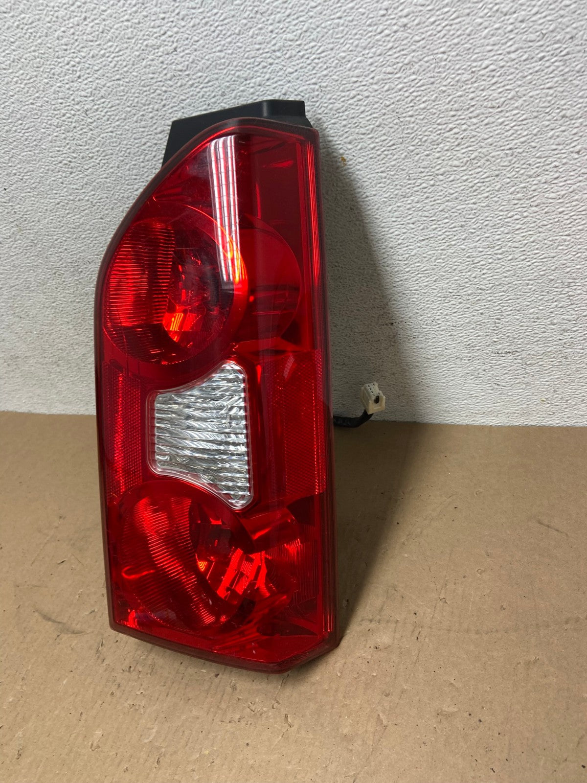 2005 to 2015 Nissan Xterra Right Passenger Rh Side Tail light AD6547 LK1