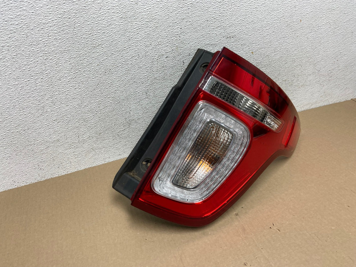 2011-2015 Ford Explorer Police Package Right Passenger Side Tail light AE9415 LK2