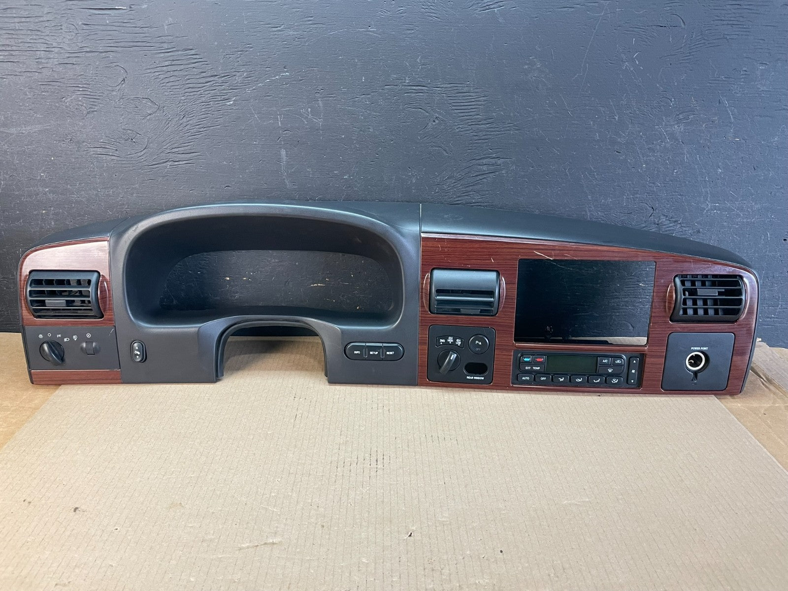 2005 2007 Ford F250 F350 Speedometer Climate Control Radio Panel Bezel AE3426 DG0