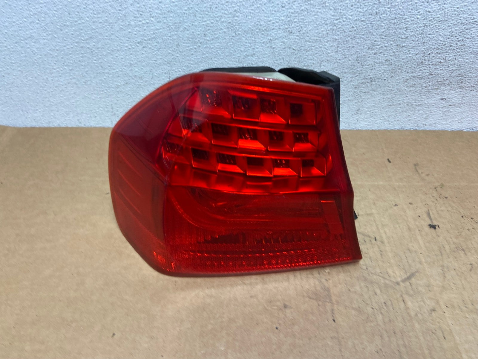 2009 2010 BMW 323i 325i 328i 335i 3 Series Left Driver Tail Light AD5500 LK0