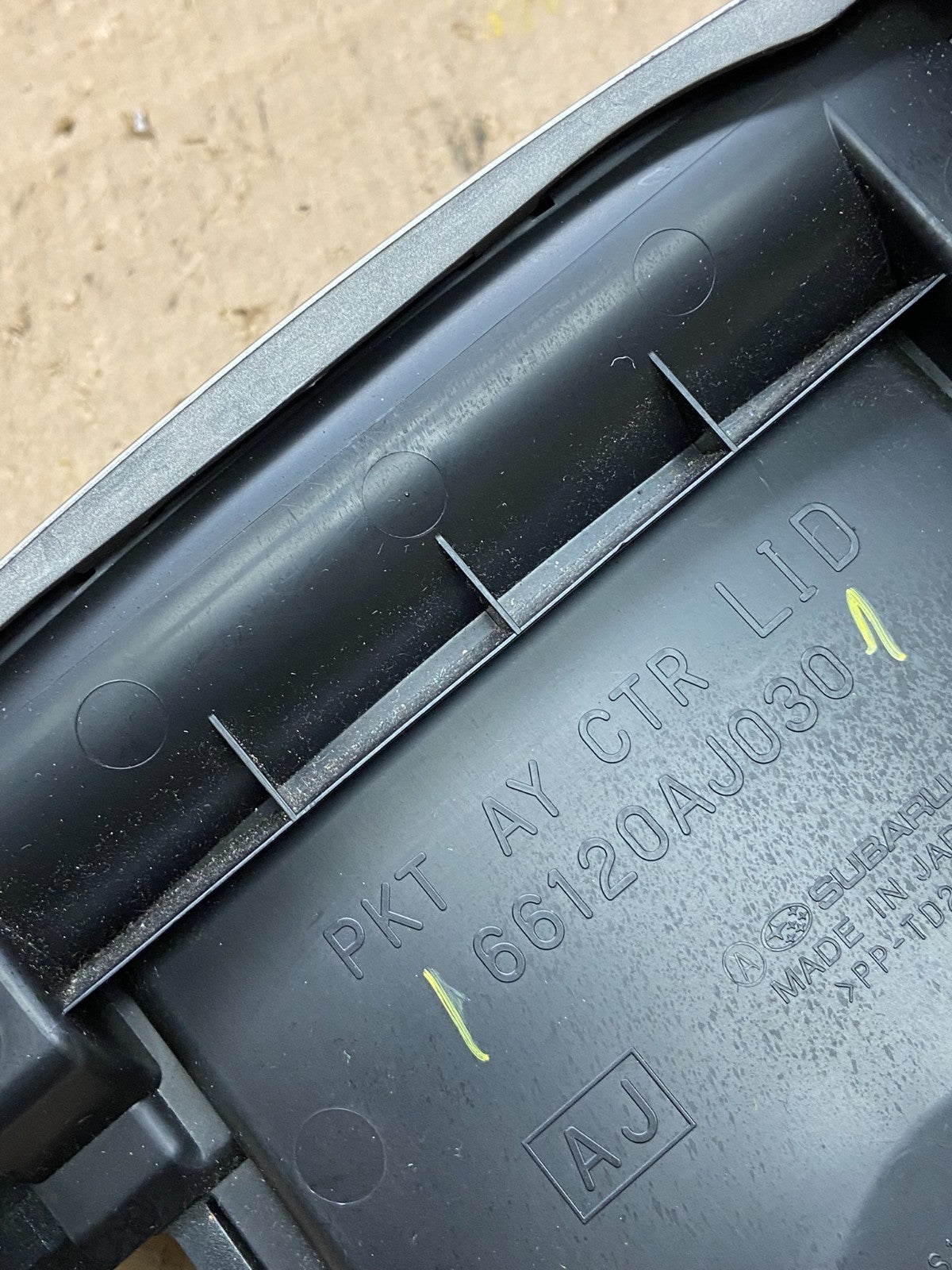 2010 - 2014 Subaru Legacy Radio Console Dashboard Center Panel Trim T6178 DG6