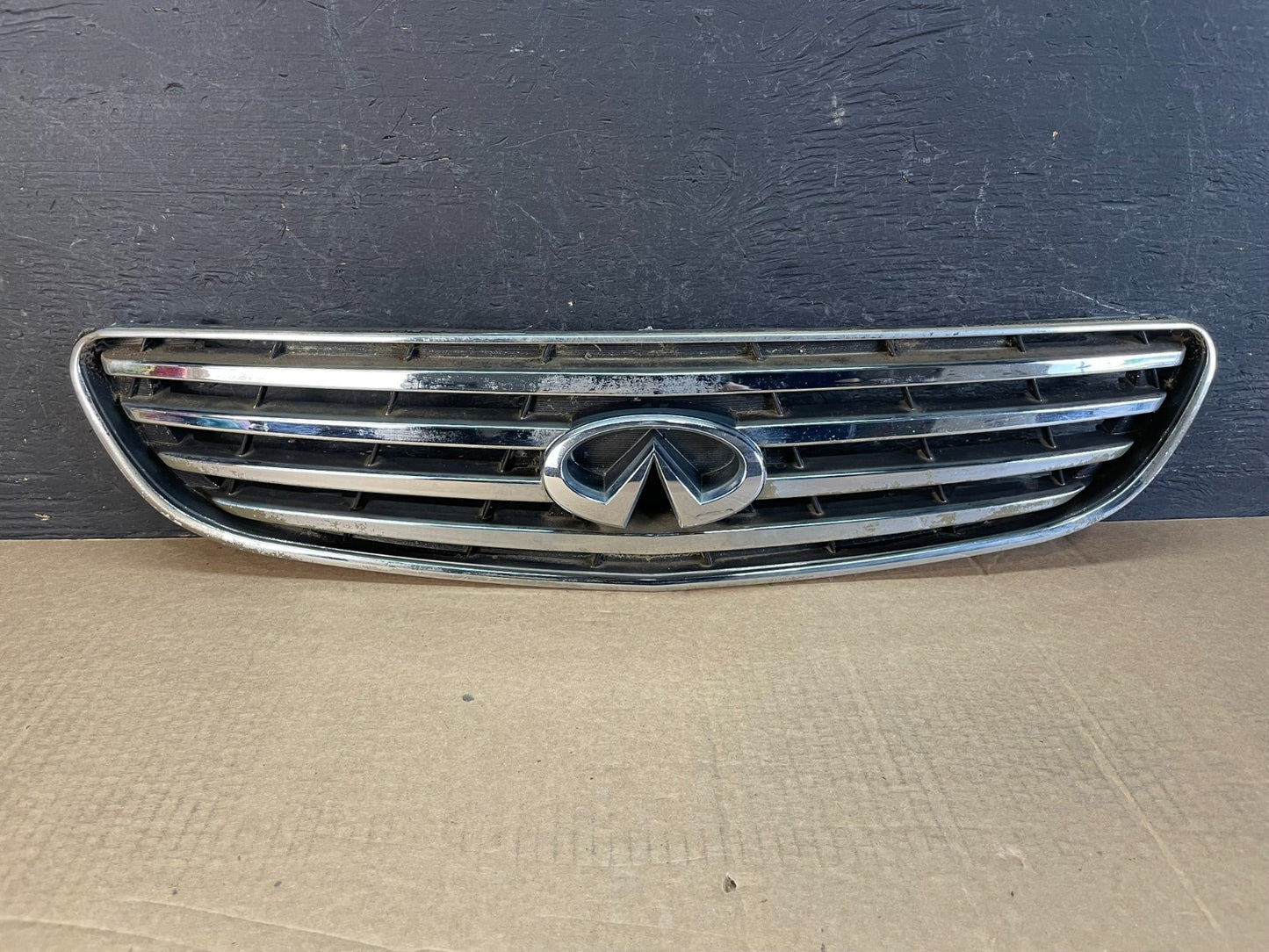 2002 2003 2004 Infiniti I35 Sedan Front Upper Grill Grille AF51940
