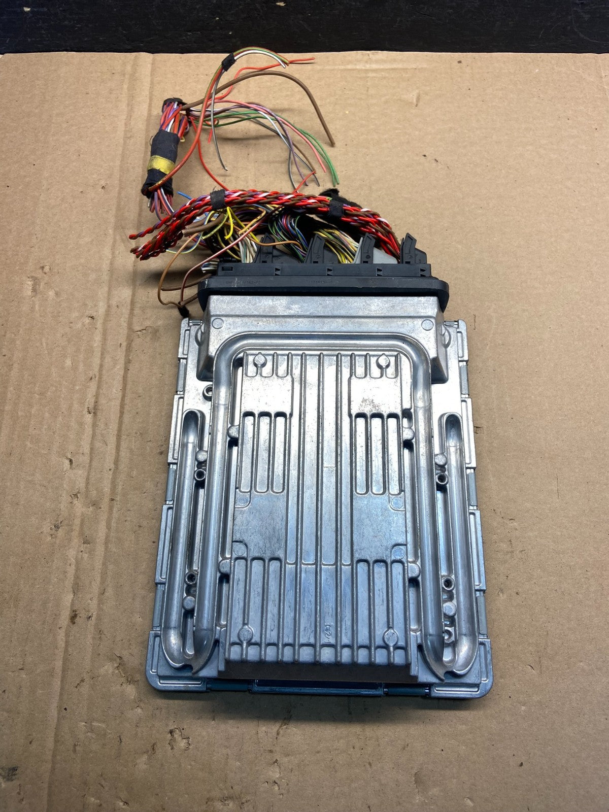 2007 to 2014 BMW X5 ECM ECU Engine Control Computer Module 7607985 AE2322 DW1