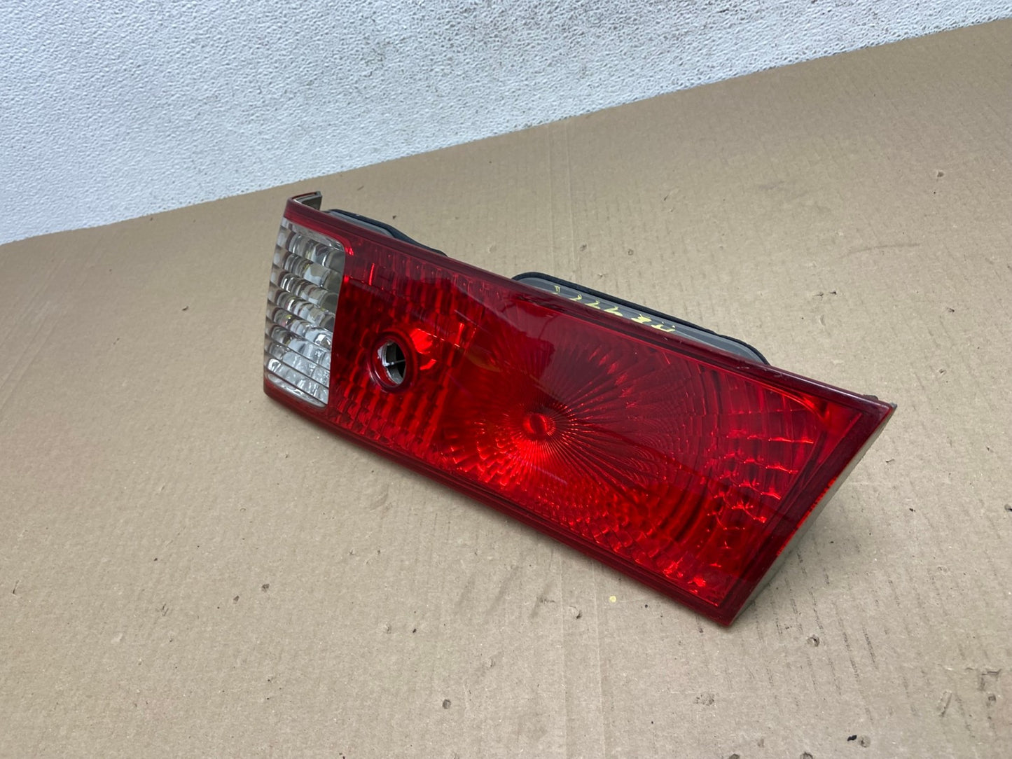 2000-2001 Toyota Camry Tail Light Right Passenger Rh Side Inner AE9474 LK1