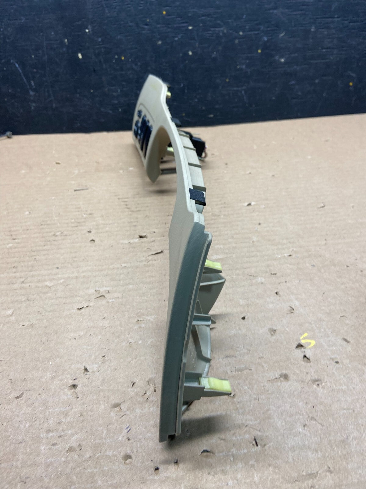 2001 to 2007 Toyota Highlander Lower Dash Trim Bezel Mirror Switch L2012 OEM DG2