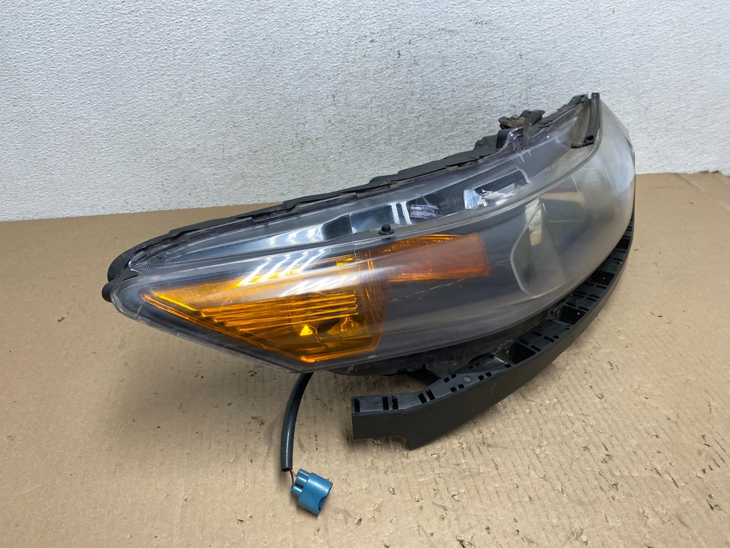 2009-2014 Acura TSX Right Passenger RH Xenon HID Headlight TYC AE8901 DW2