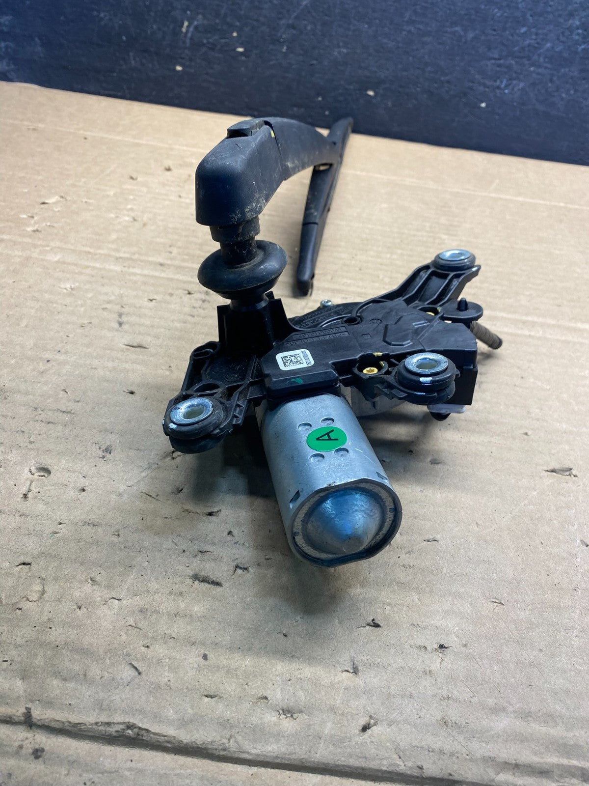 2013-2016 Nissan Pathfinder Back Door Rear Wiper Motor Wiper Blade AE8217 DG4