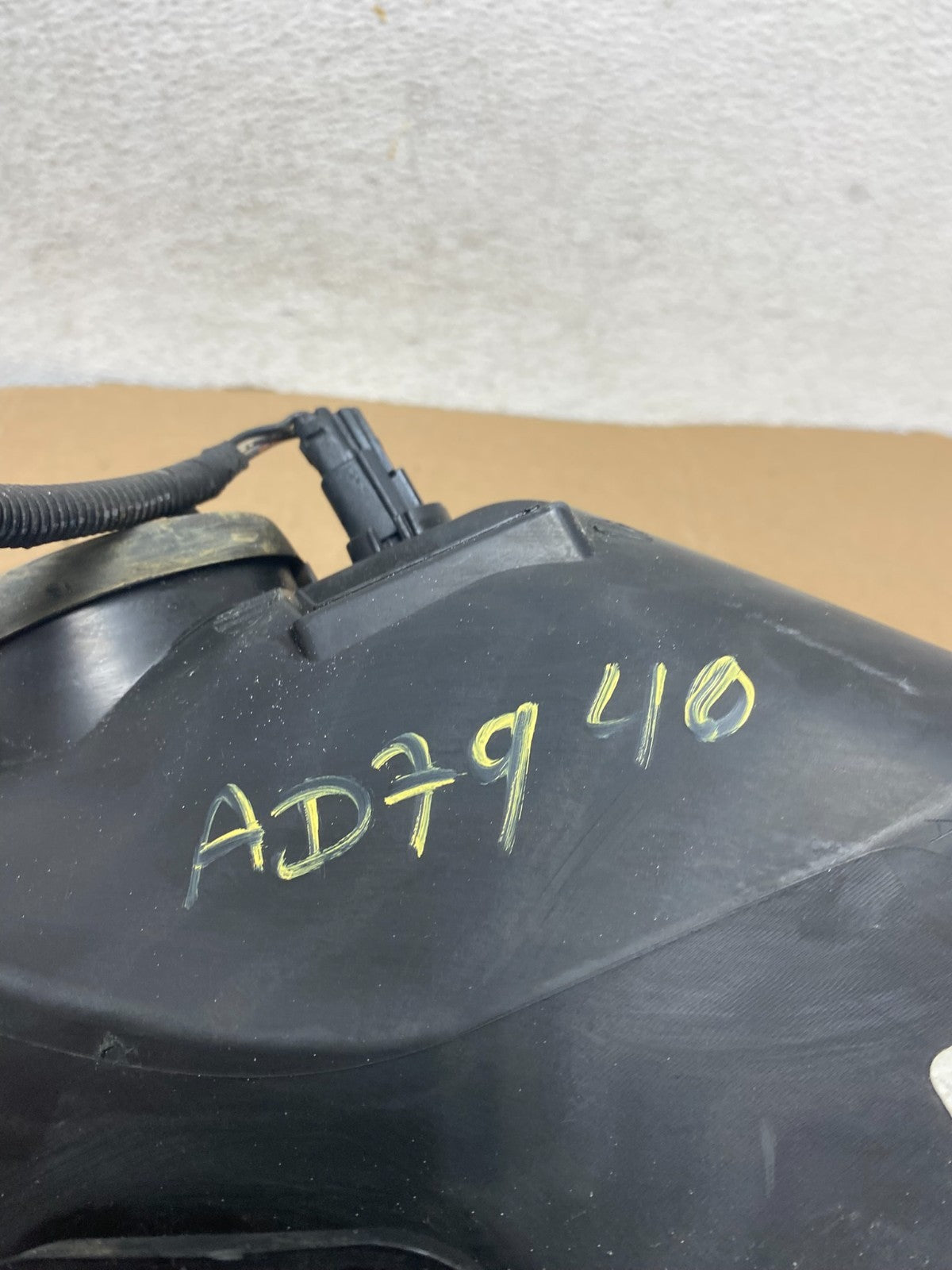 2013 - 2016 Ford Escape Headlight Left Driver Lh Side Halogen AD7940 DW12