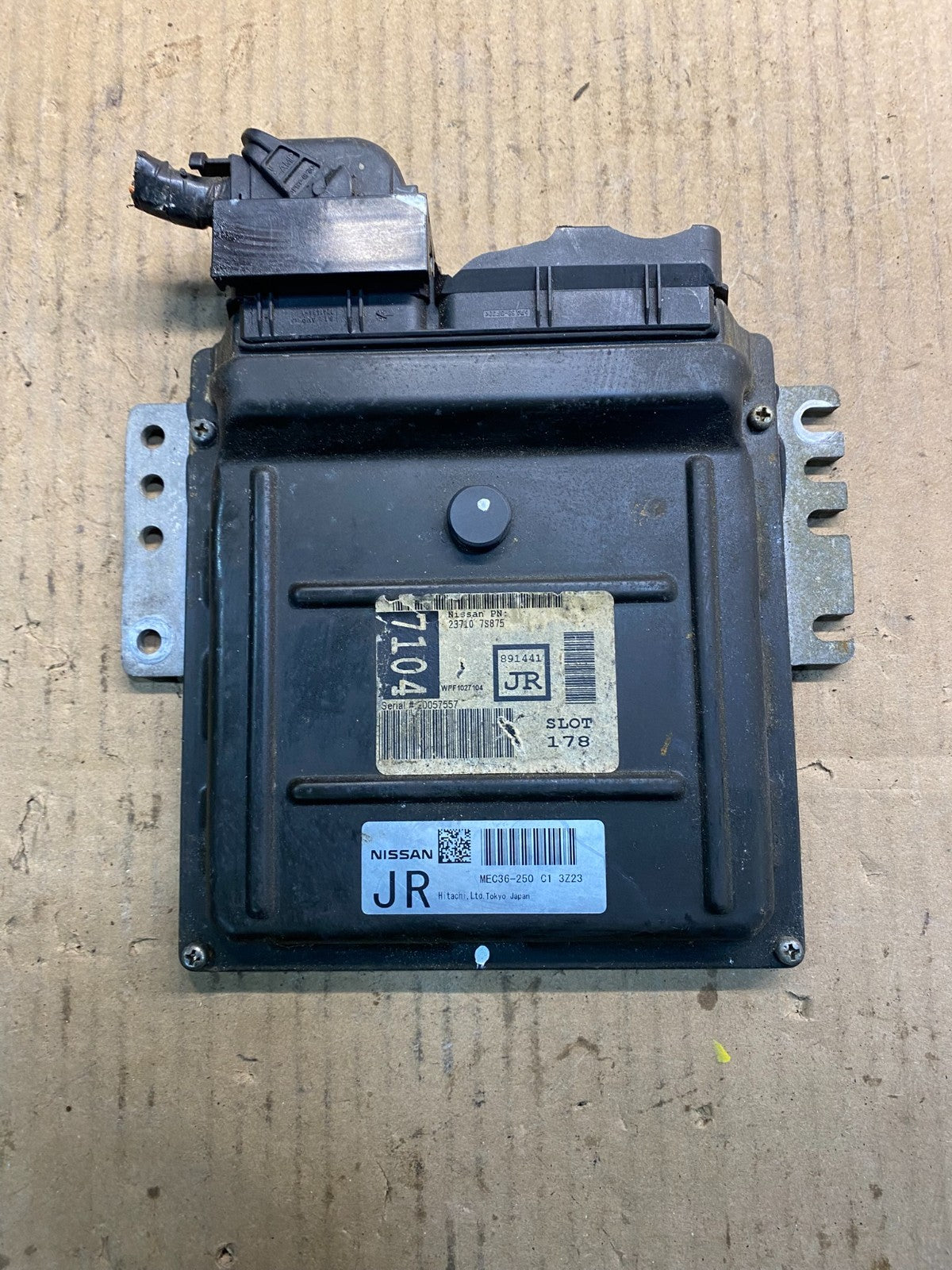 2004 Nissan Armada QX56 5.6L Engine Control Unit ECU ECM Module Z4718 DG0